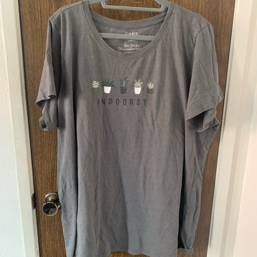 Torrid size 4 Indoorsy shirt